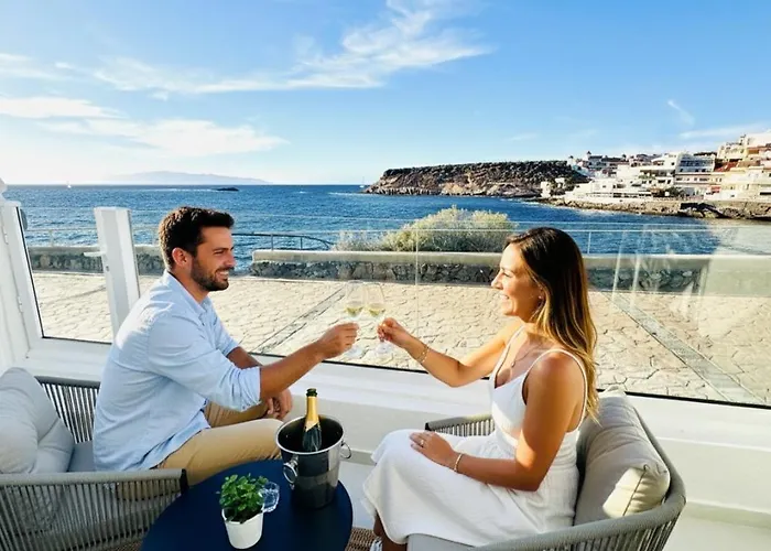 Будинок відпочинку Paraiso Costero Bahia La Caleta By Deihu Experiences Адехе