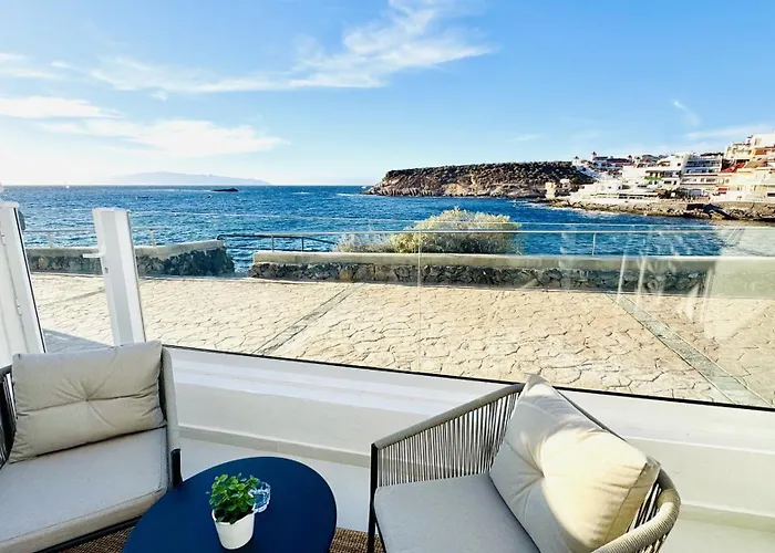 Будинок відпочинку Paraiso Costero Bahia La Caleta By Deihu Experiences Адехе