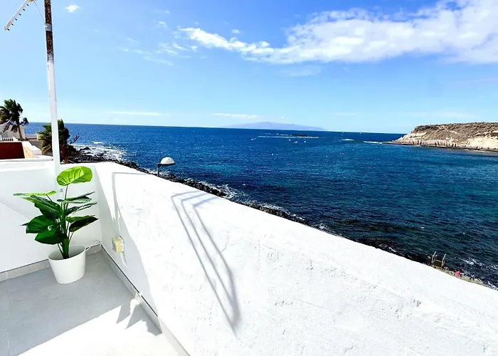 Будинок відпочинку Paraiso Costero Bahia La Caleta By Deihu Experiences